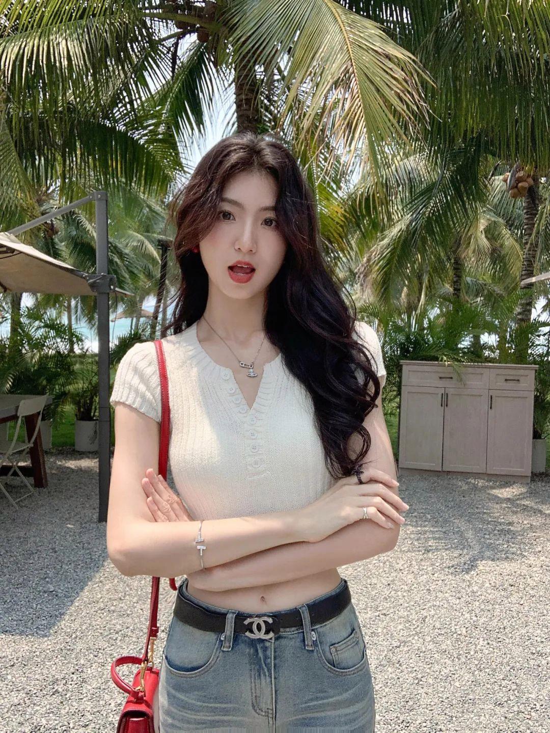 牛仔裤拍照,10个姿势,修身显瘦又好看,拍出气质好身材