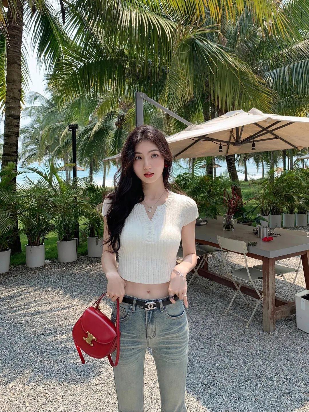 牛仔裤拍照,10个姿势,修身显瘦又好看,拍出气质好身材