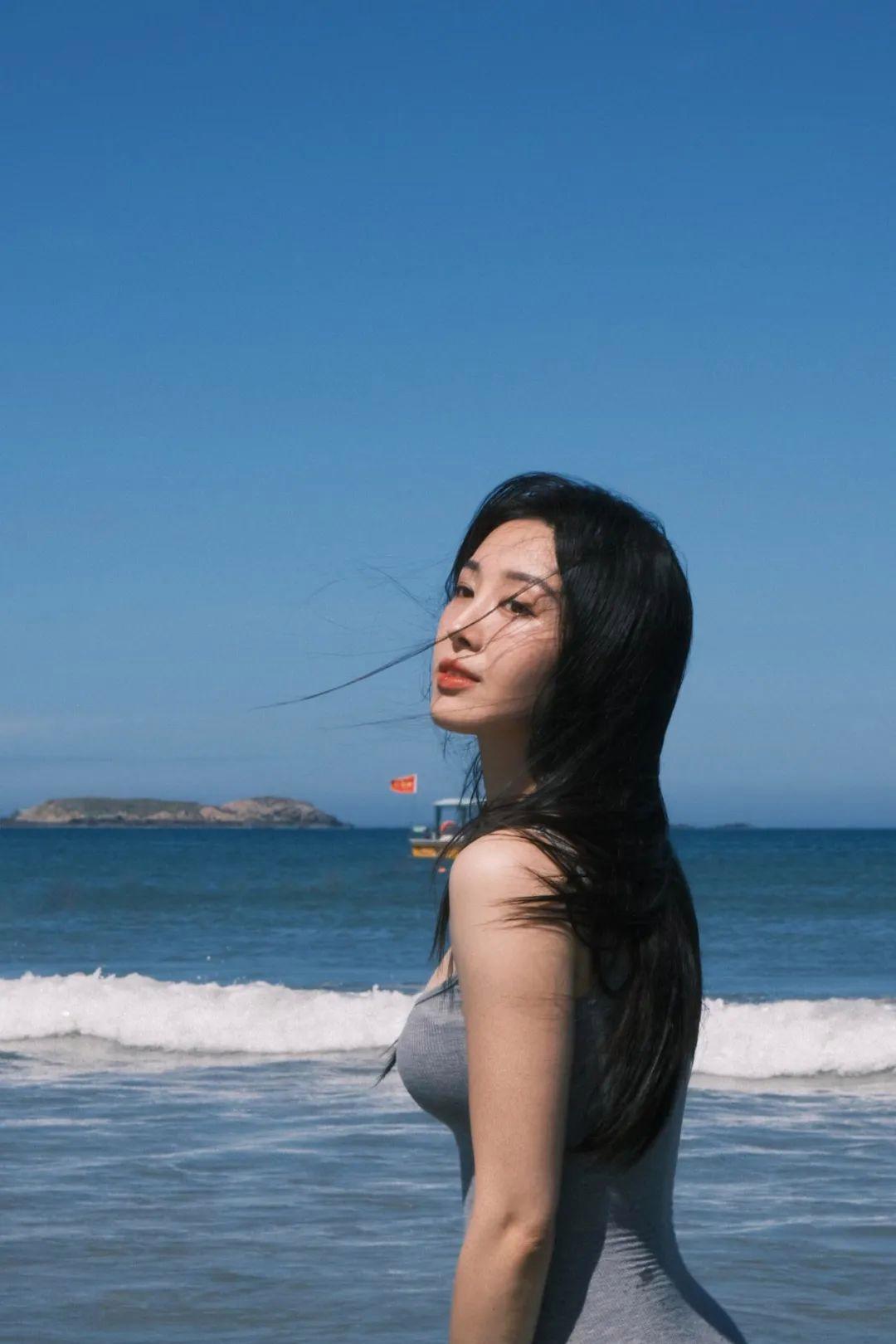 海边拍照,10个动作学起来,出片好看身材好,拍出自然氛围感