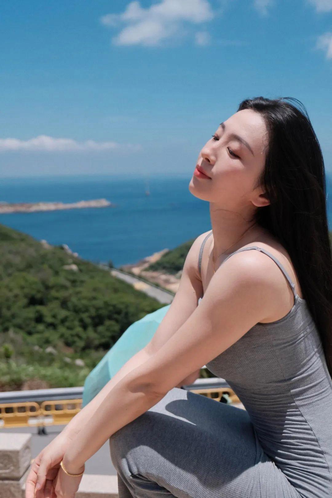 海边拍照,10个动作学起来,出片好看身材好,拍出自然氛围感