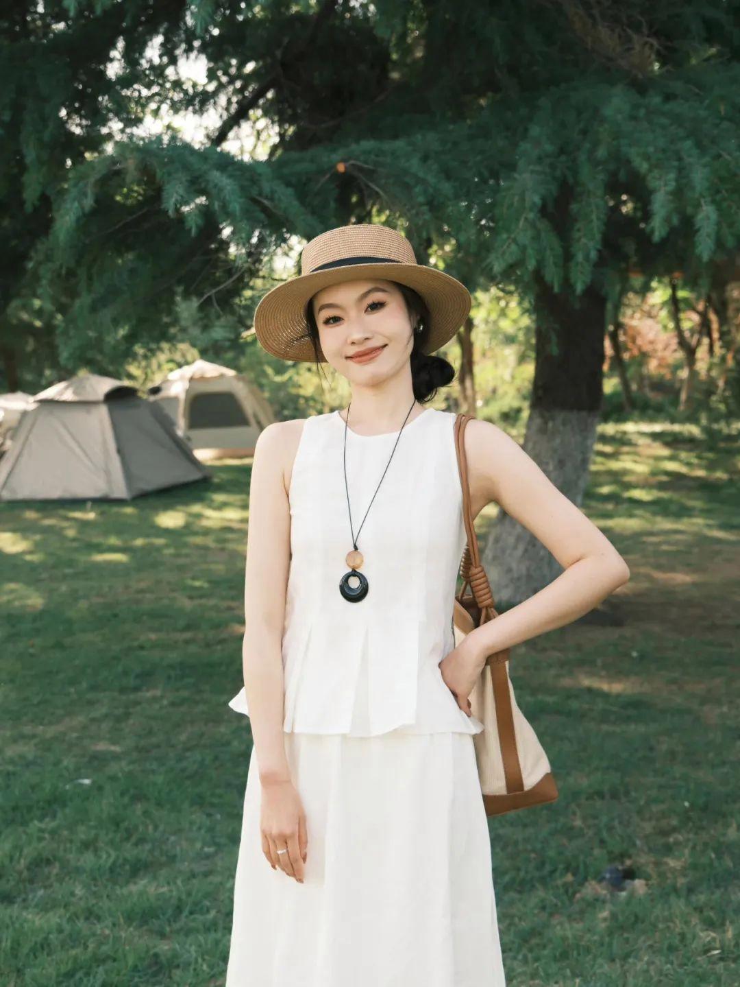 6个穿裙子拍照姿势，一学就会，拍照高级又出片，温柔又漂亮