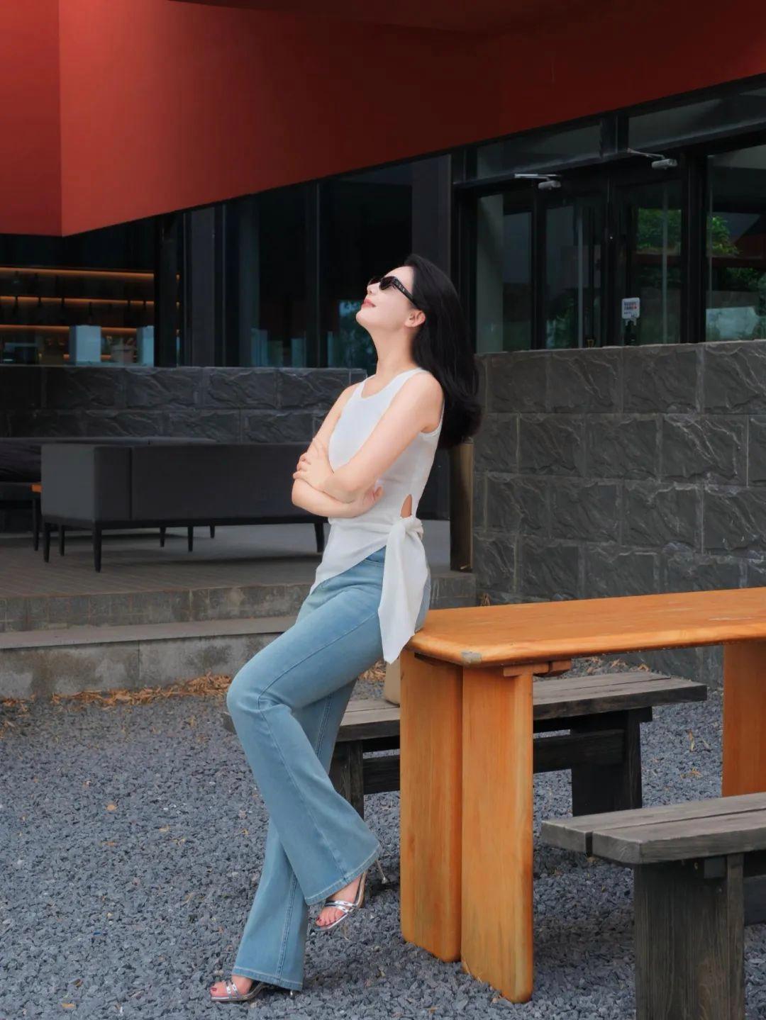 牛仔裤拍照，10个姿势，松弛漂亮又优雅，还能拍出气质好身材