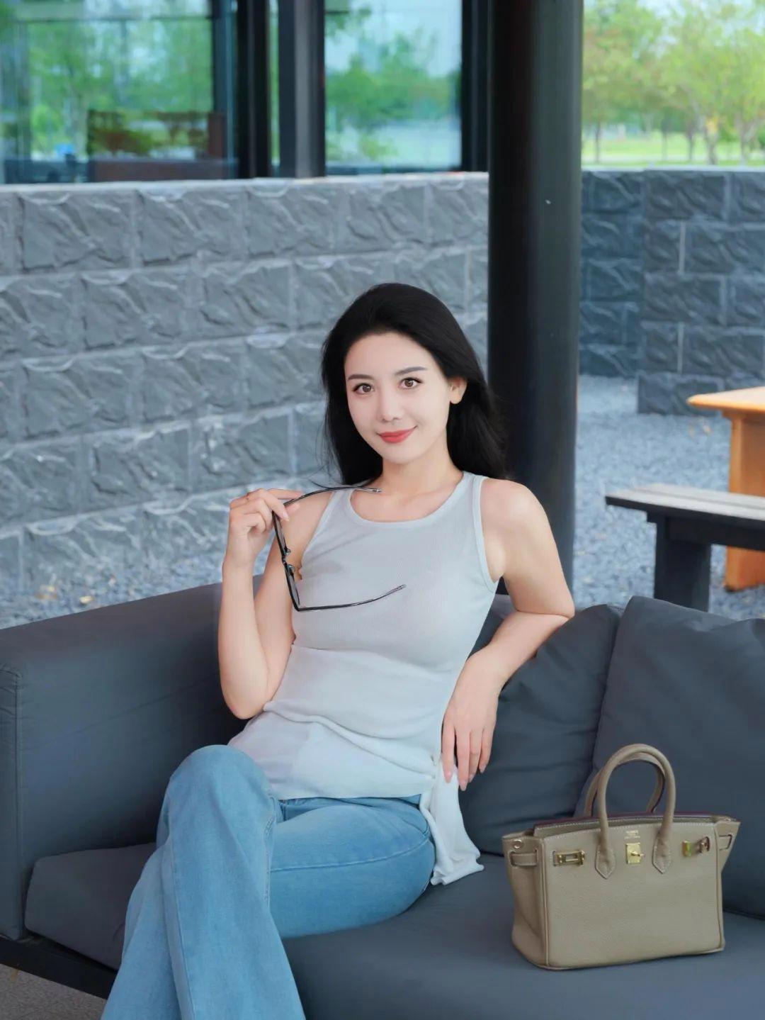 牛仔裤拍照，10个姿势，松弛漂亮又优雅，还能拍出气质好身材