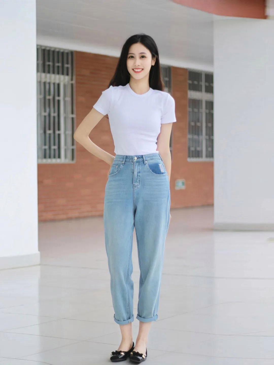 牛仔裤拍照，这些动作简单好学，显瘦显身材，自信大方又漂亮