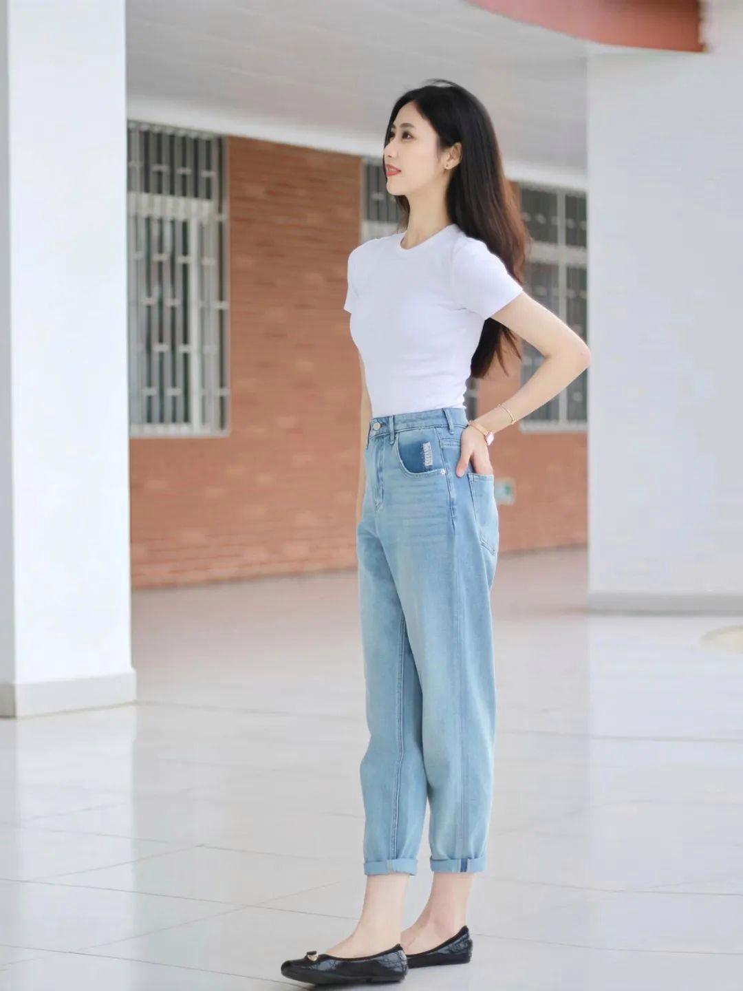 牛仔裤拍照，这些动作简单好学，显瘦显身材，自信大方又漂亮