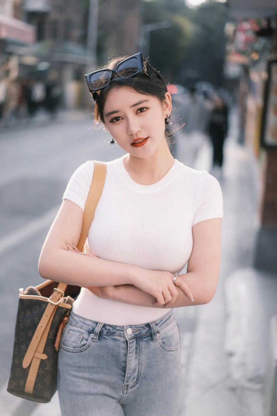 牛仔裤拍照,8个拍照姿势,气质大方漂亮,上镜出片好身材