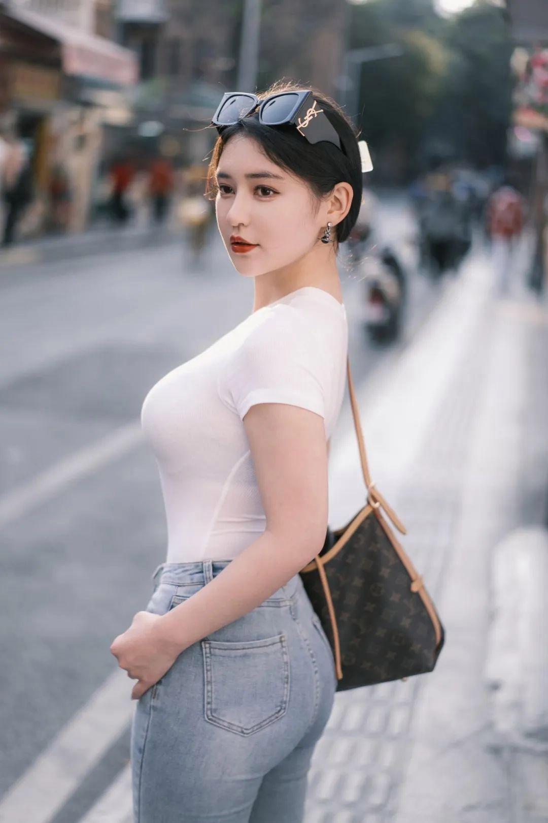 牛仔裤拍照,8个拍照姿势,气质大方漂亮,上镜出片好身材