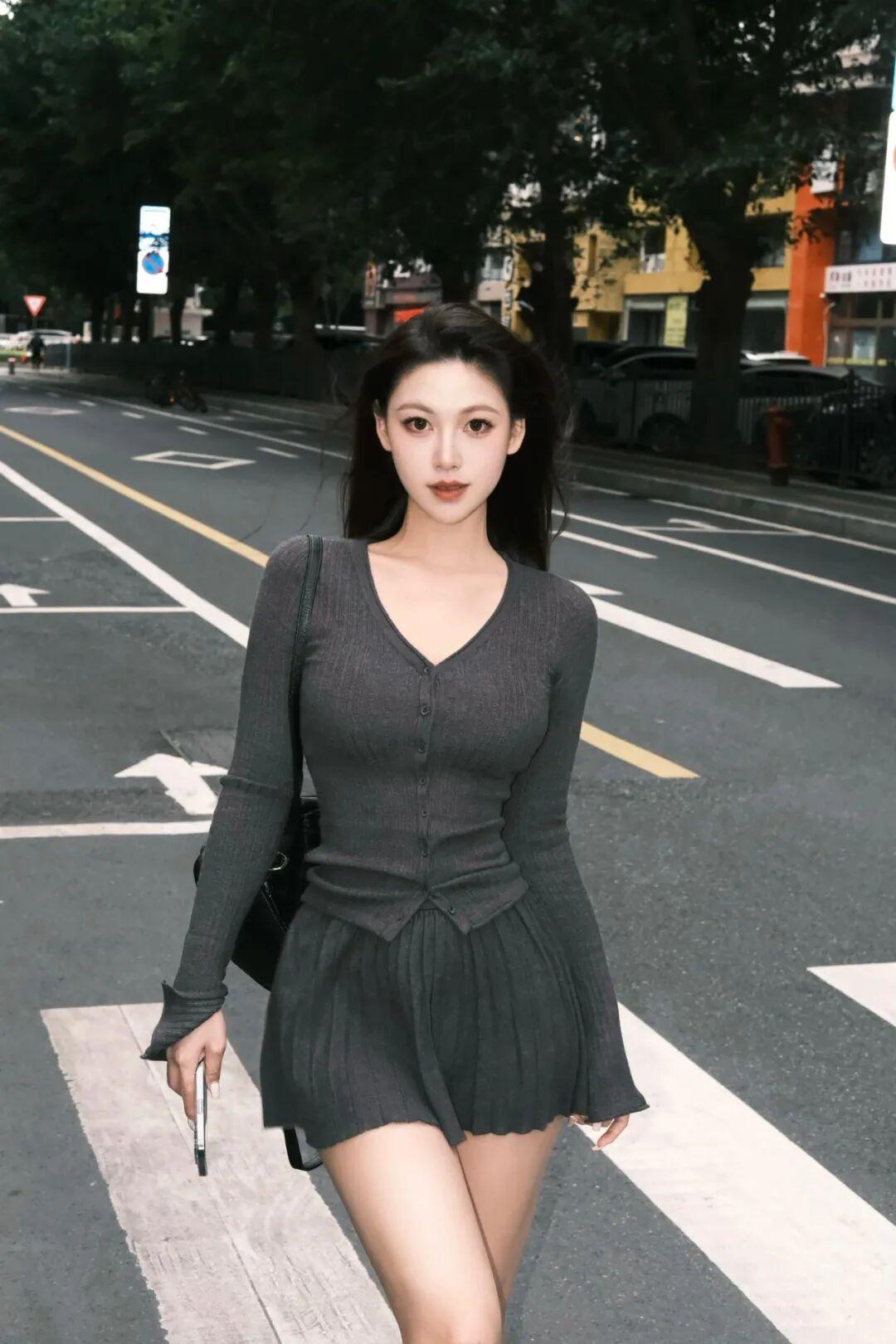 短裙拍照又酷又美,8个小动作,出片漂亮,松弛自然