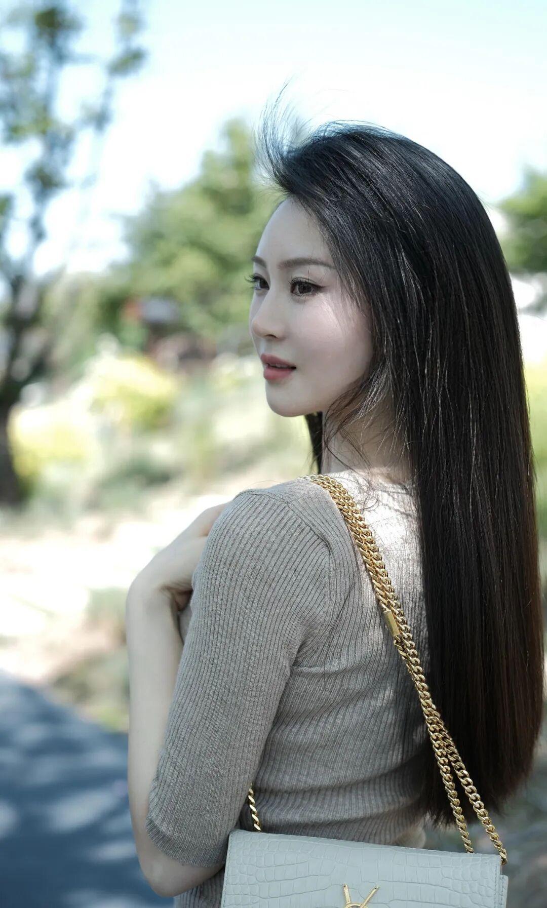 户外拍照,试试这样拍,上镜好看,松弛出片很漂亮