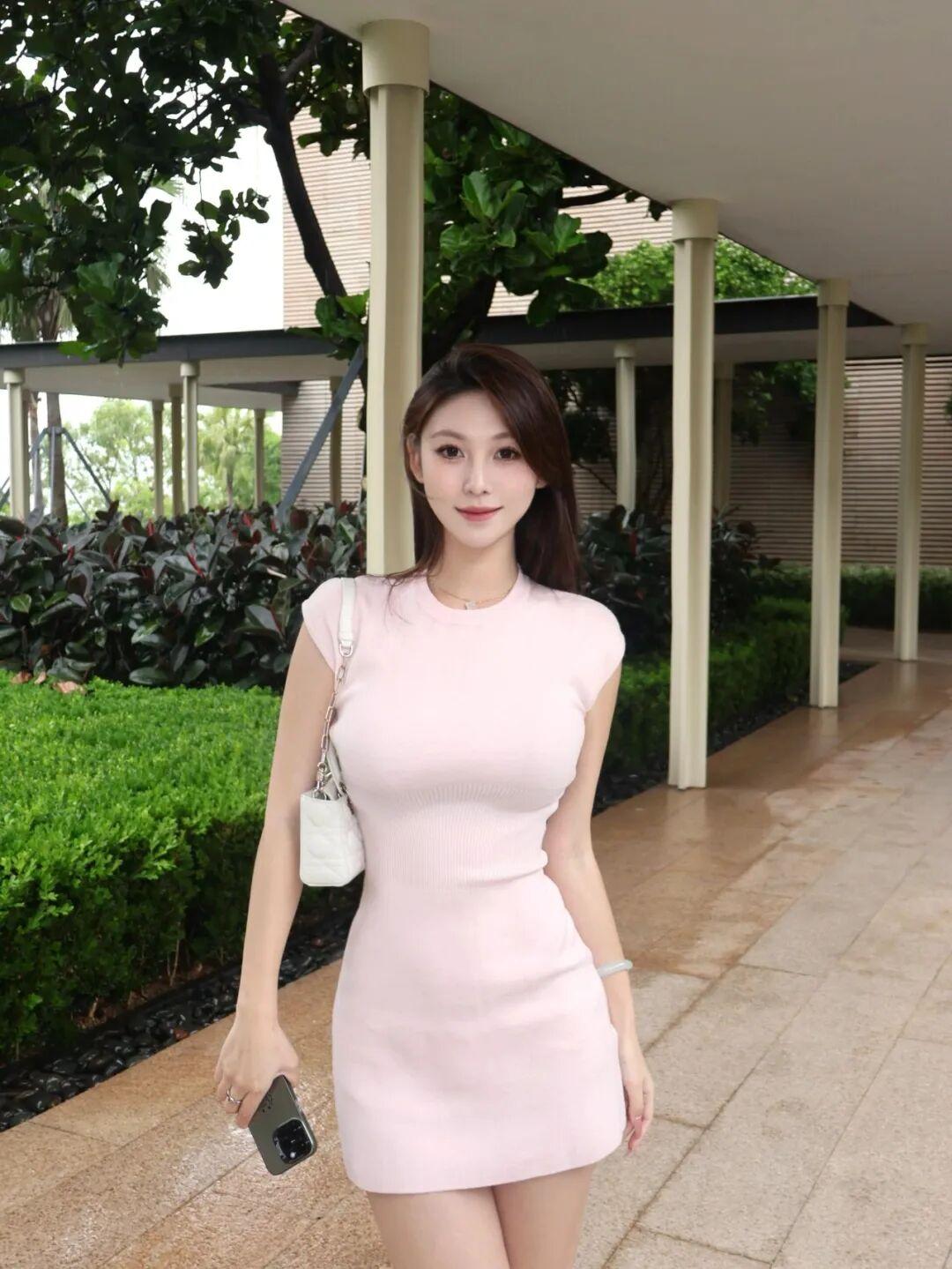 短裙拍照又酷又美,8个小动作,出片漂亮,松弛自然