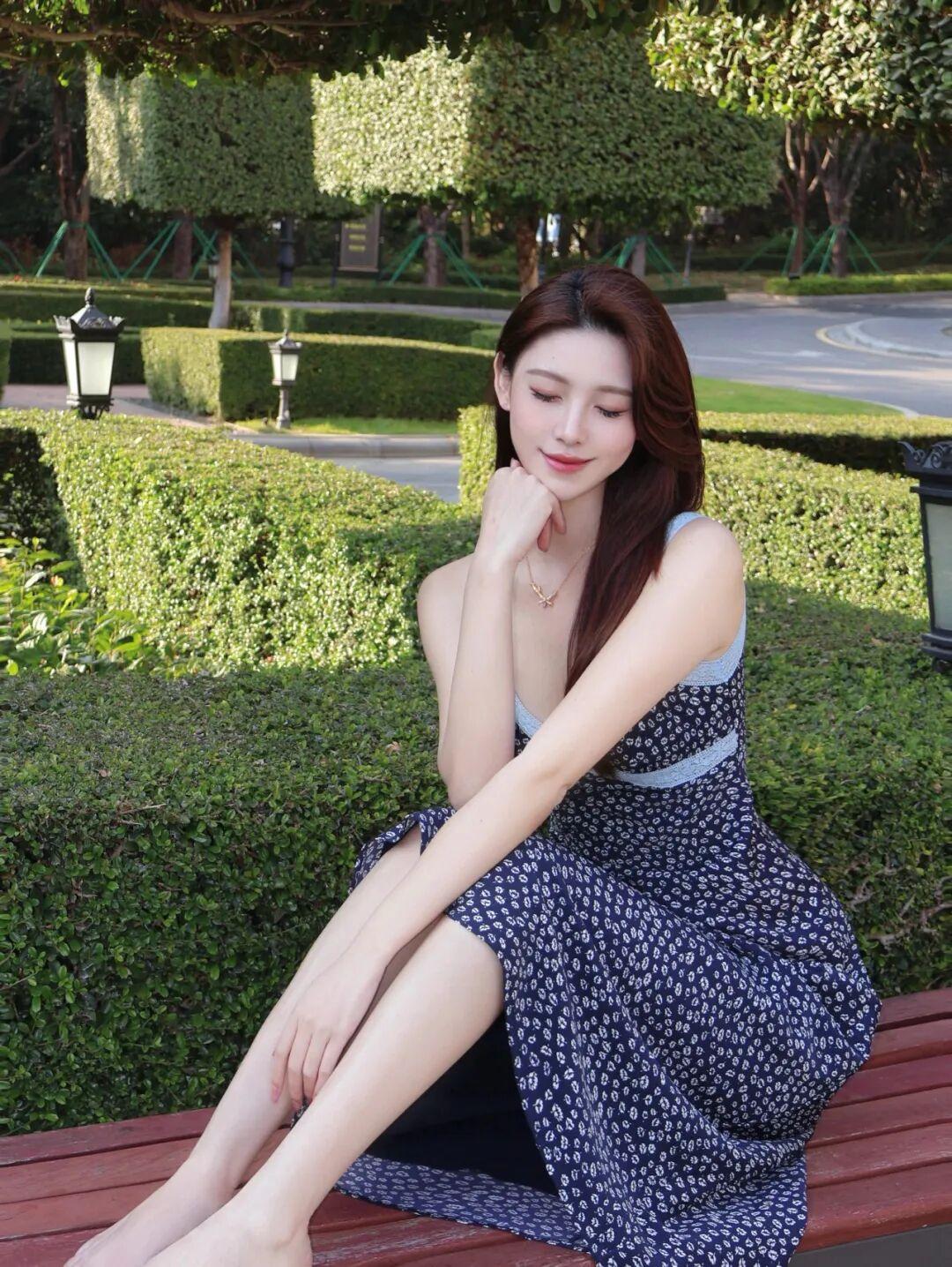 碎花裙子拍照，7个拍照小动作，气质漂亮，温柔大方